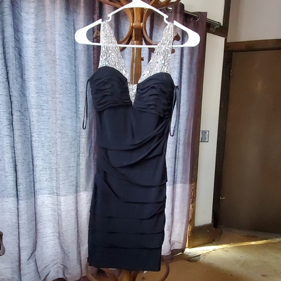 Dresses & Skirts - Dress